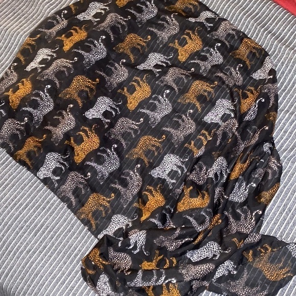 H&M zebra pattern  scarf - Picture 3 of 6